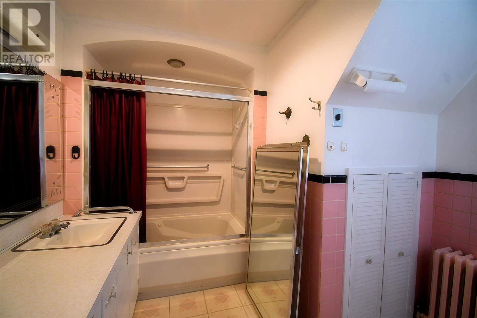 900 Prince St, Hearst, Ontario  P0L 1N0 - Photo 33 - SM260125