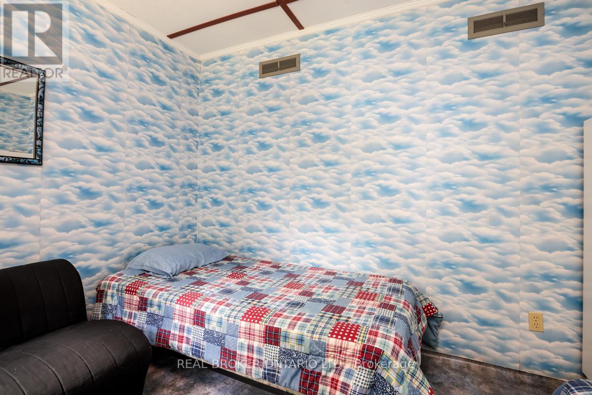 70 Ivy Lane, Orillia, Ontario  L3V 6H1 - Photo 11 - S12992884