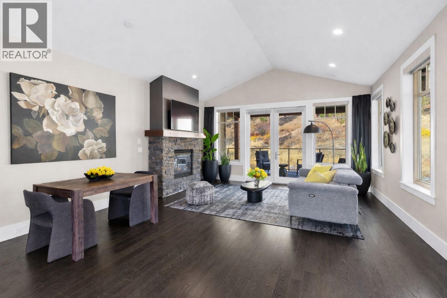 4000 Redstone Crescent Unit# 221, Peachland, British Columbia  V0H 1X5 - Photo 4 - 10383182