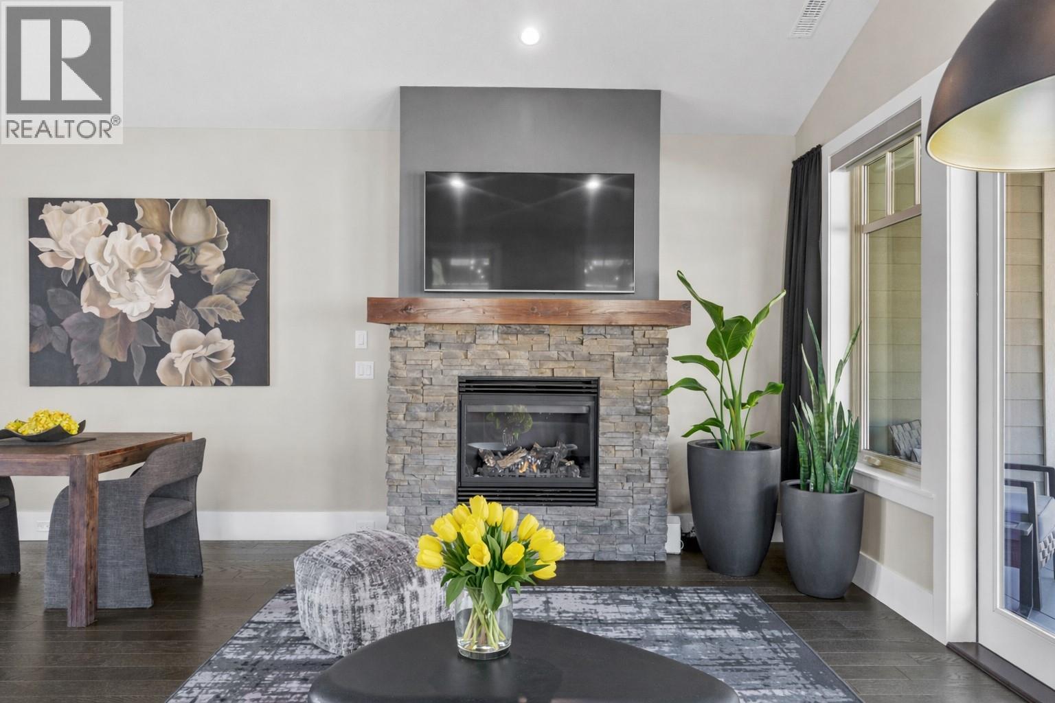 4000 Redstone Crescent Unit# 221, Peachland, British Columbia  V0H 1X5 - Photo 5 - 10383182