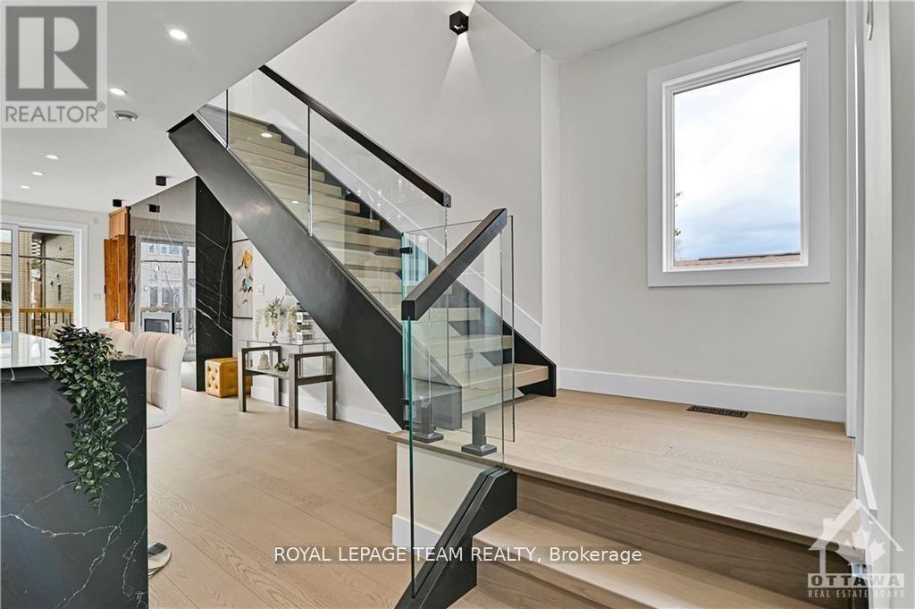 828 Alpine Avenue, Ottawa, Ontario  K2B 5R6 - Photo 16 - X12718124