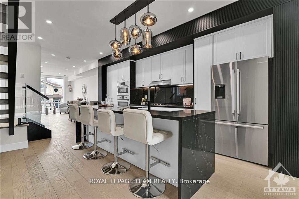 828 Alpine Avenue, Ottawa, Ontario  K2B 5R6 - Photo 8 - X12718124