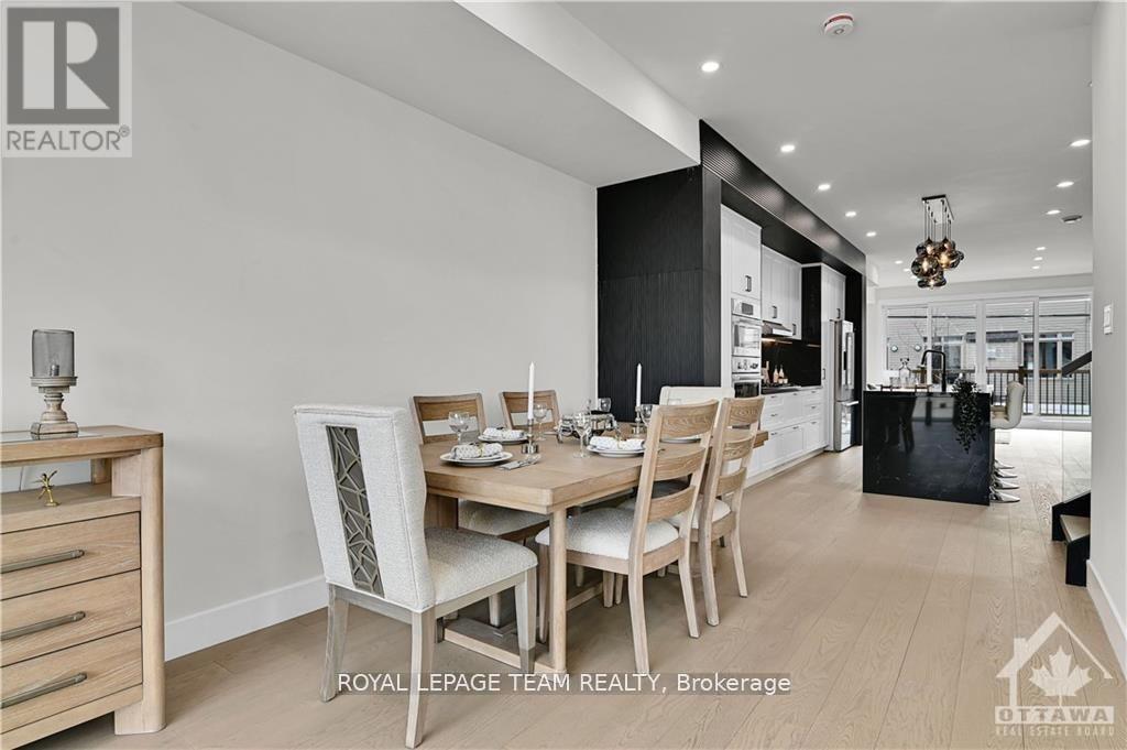 828 Alpine Avenue, Ottawa, Ontario  K2B 5R6 - Photo 4 - X12718124