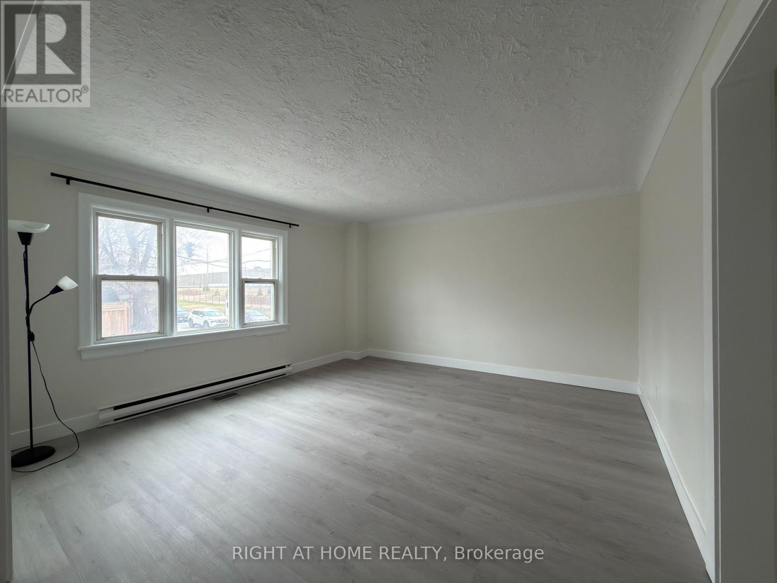 55 Glendale Avenue S, Ottawa, Ontario K1S 1W3 - Photo 12 - X12873522