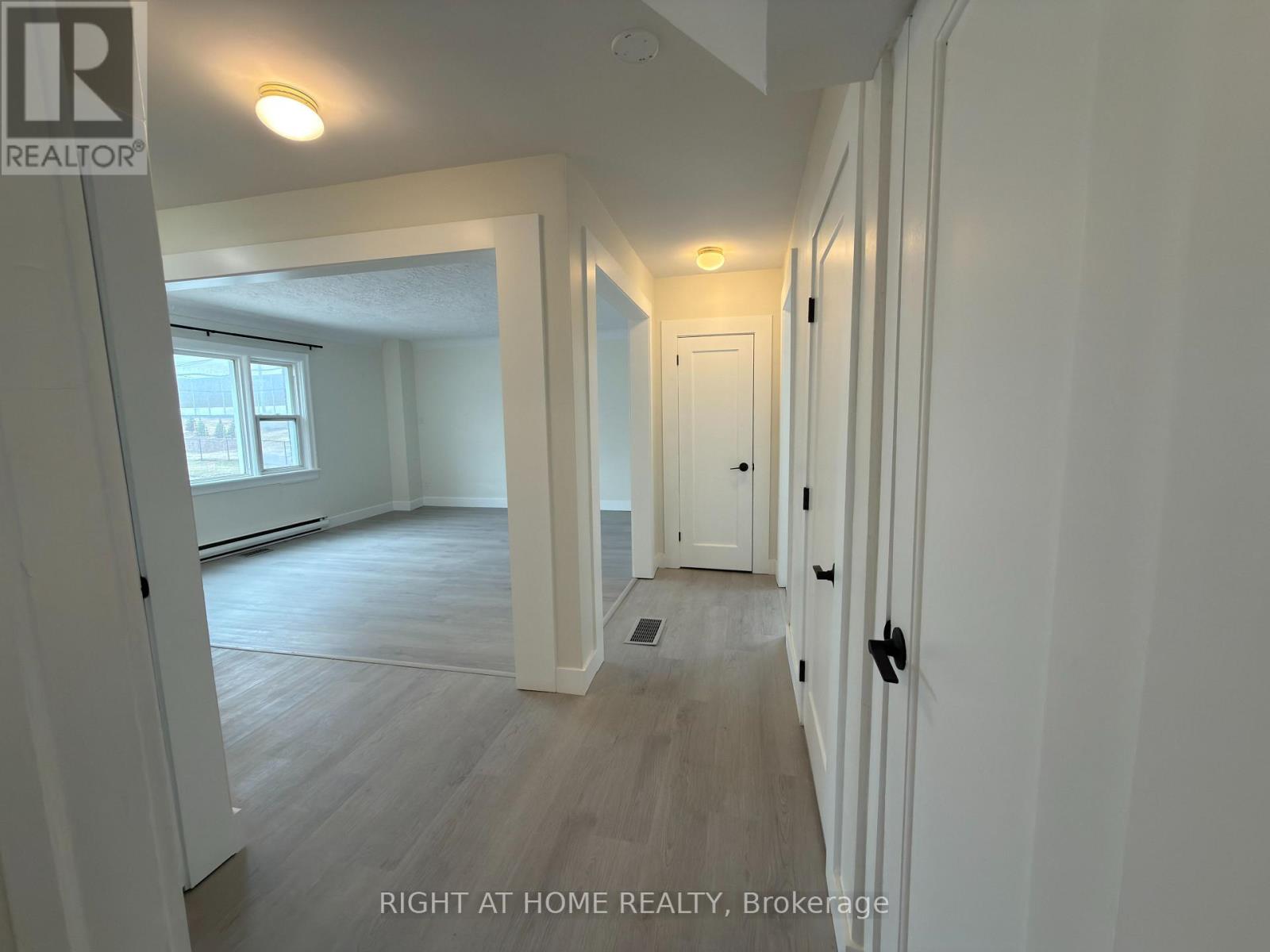 55 Glendale Avenue S, Ottawa, Ontario K1S 1W3 - Photo 3 - X12873522