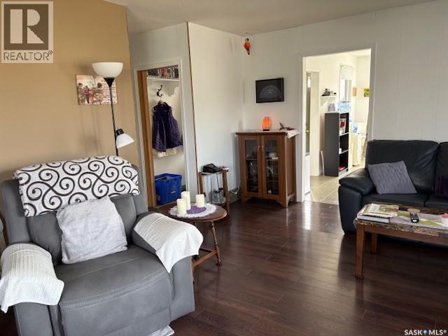 211 Throne Street, Sceptre, Saskatchewan  S0N 2H0 - Photo 8 - SK030970