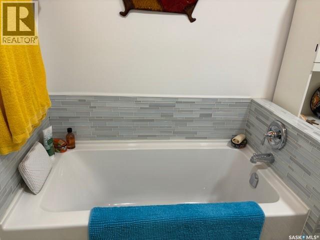 211 Throne Street, Sceptre, Saskatchewan  S0N 2H0 - Photo 16 - SK030970