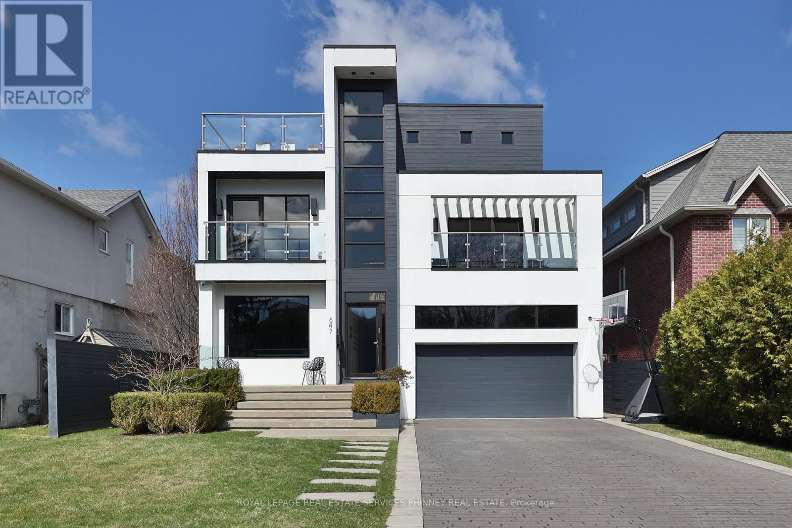 647 MONTBECK CRESCENT, Mississauga, Ontario