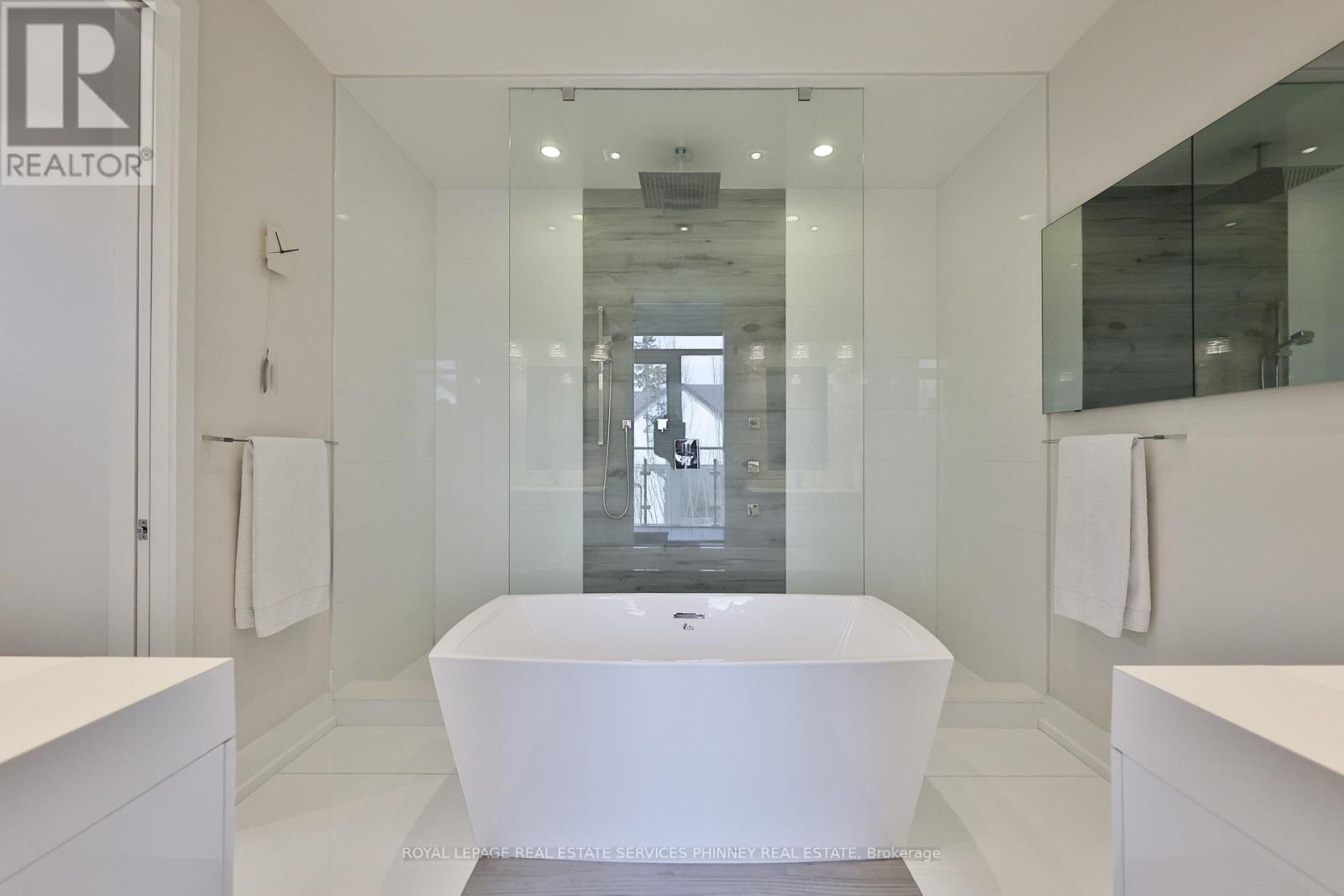 647 Montbeck Crescent, Mississauga, Ontario  L5G 1P1 - Photo 25 - W12992850