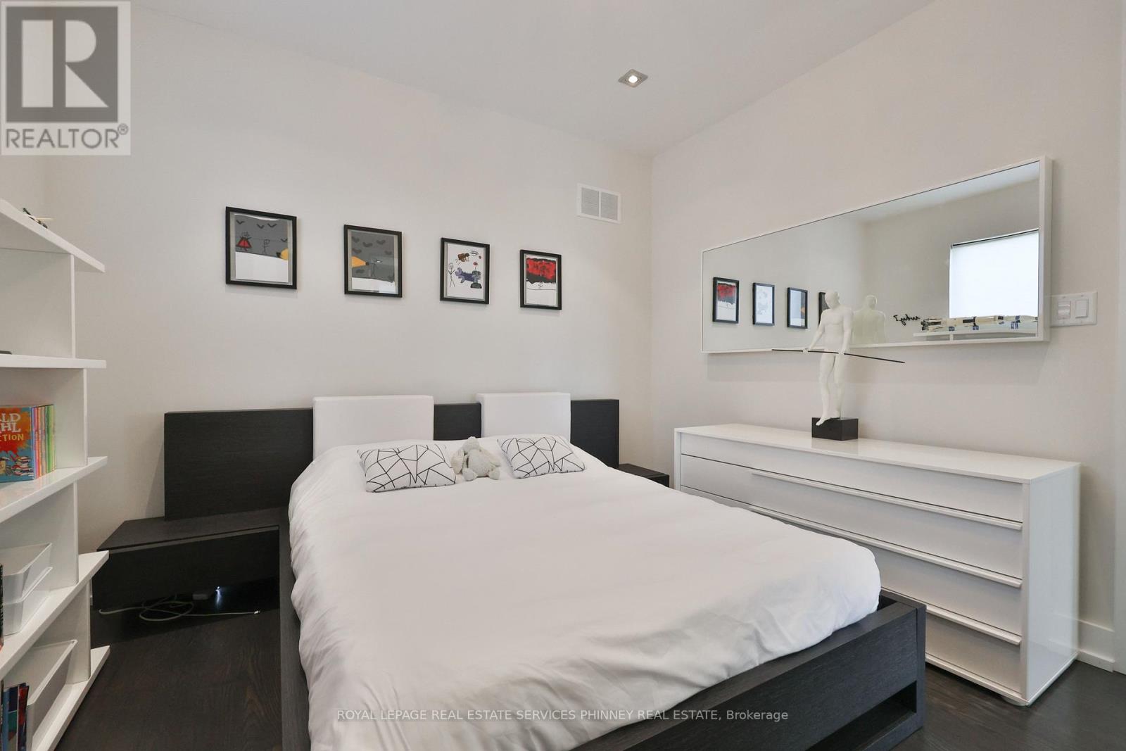 647 Montbeck Crescent, Mississauga, Ontario  L5G 1P1 - Photo 28 - W12992850