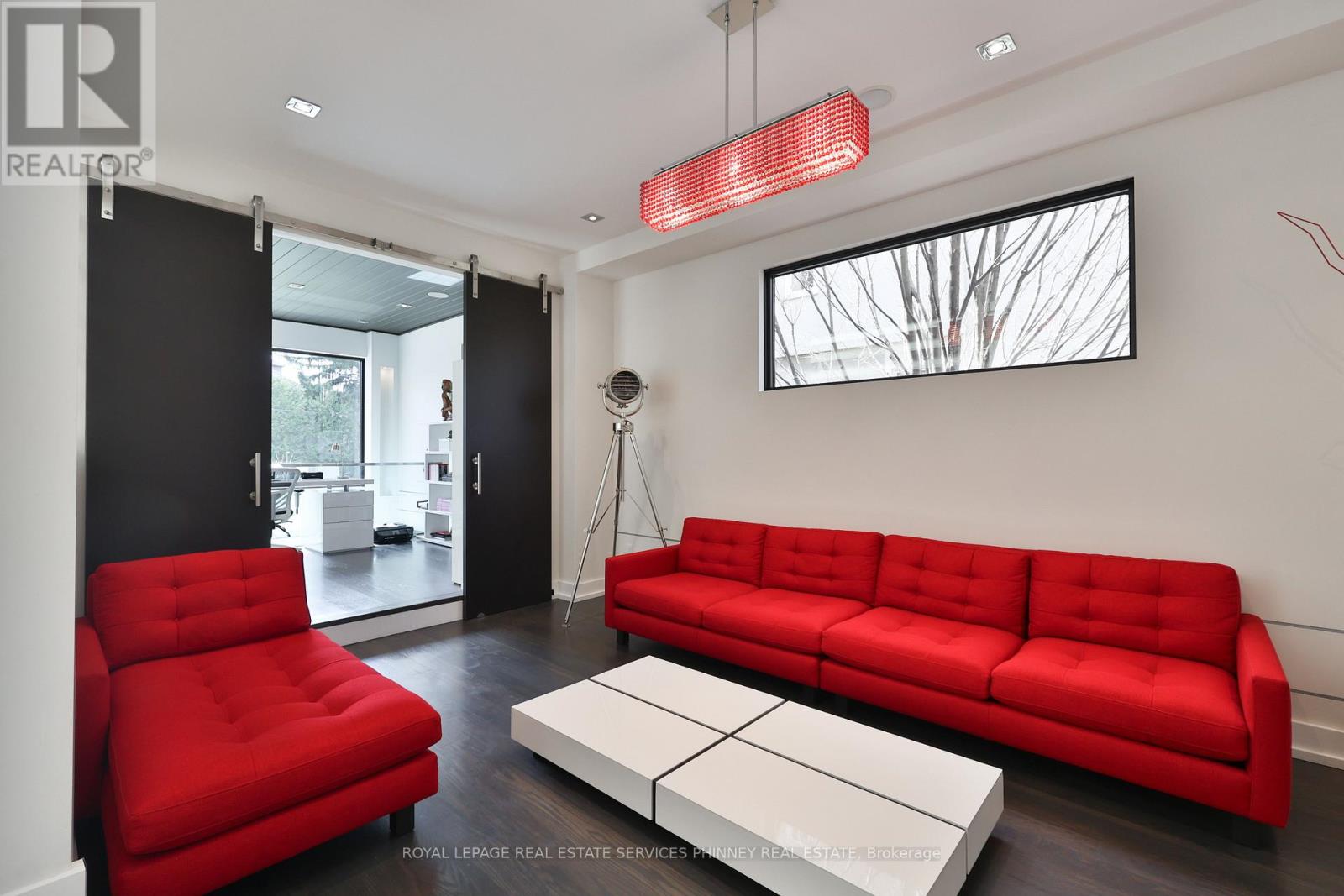 647 Montbeck Crescent, Mississauga, Ontario  L5G 1P1 - Photo 3 - W12992850