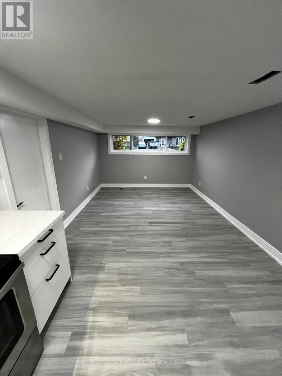 B - 3140 Michael Crescent, Burlington, Ontario  L7M 1V4 - Photo 4 - W12992858