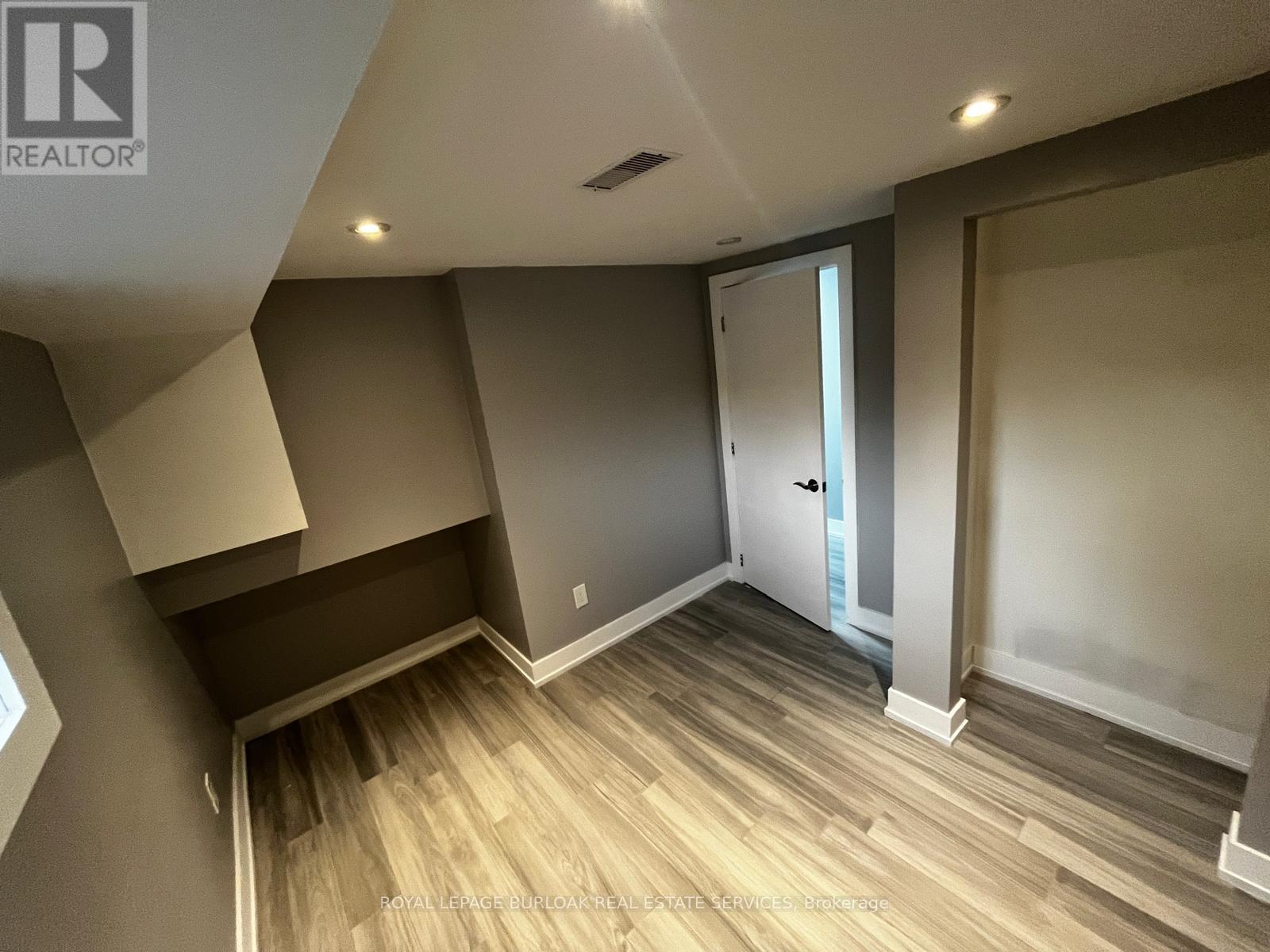 B - 3140 Michael Crescent, Burlington, Ontario  L7M 1V4 - Photo 7 - W12992858