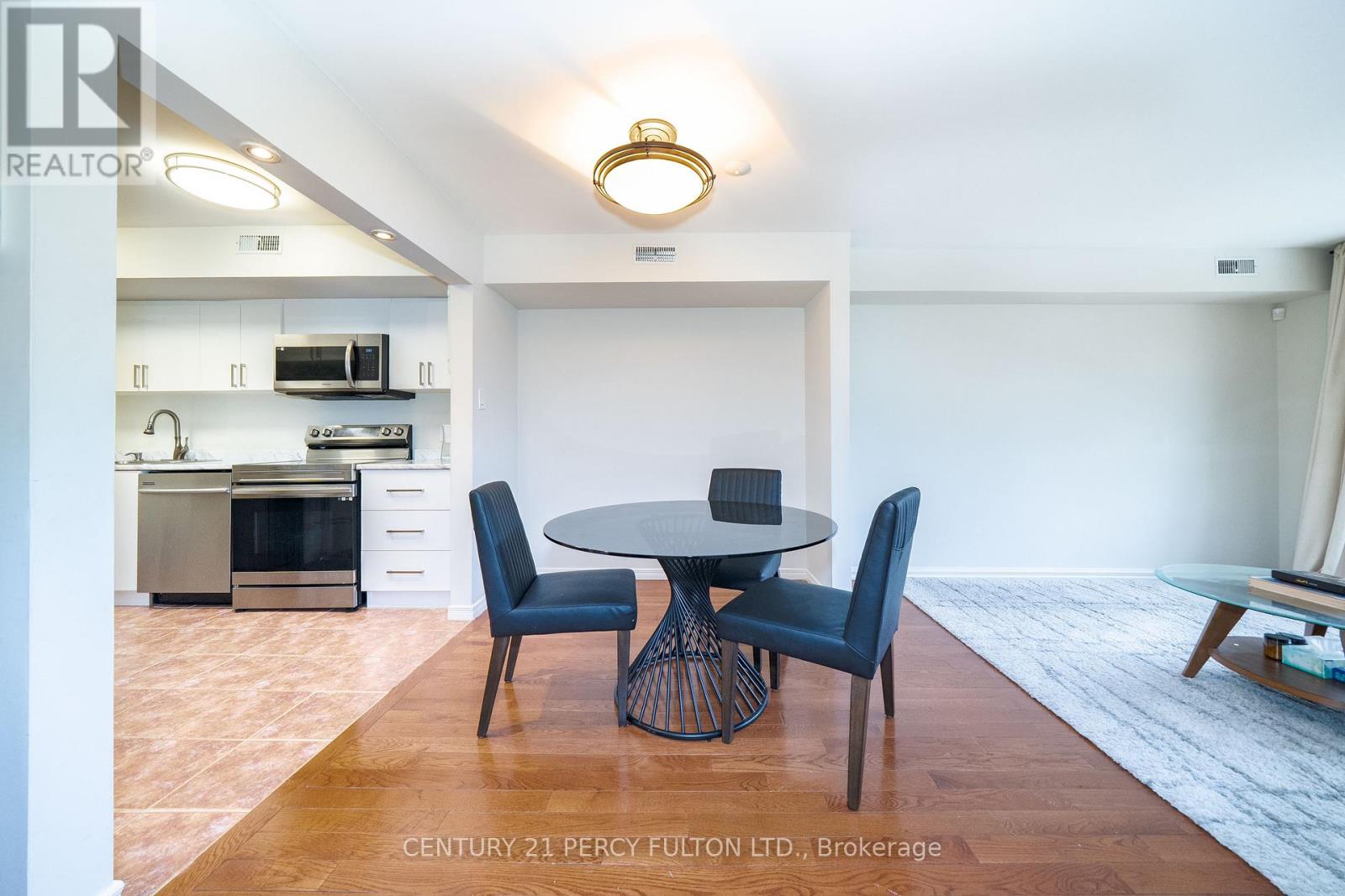 744-746 Wilson Avenue, Toronto, Ontario  M3K 1E2 - Photo 4 - W12992868