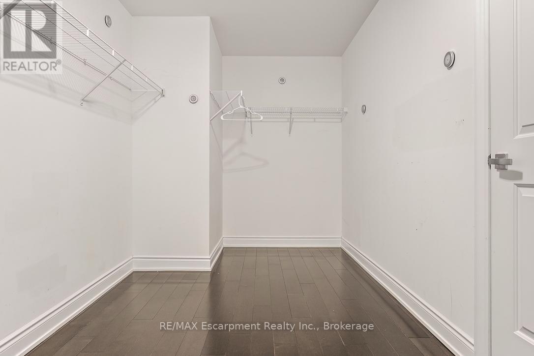 827 - 3500 Lakeshore Road W, Oakville, Ontario  L6L 0B4 - Photo 12 - W12985964