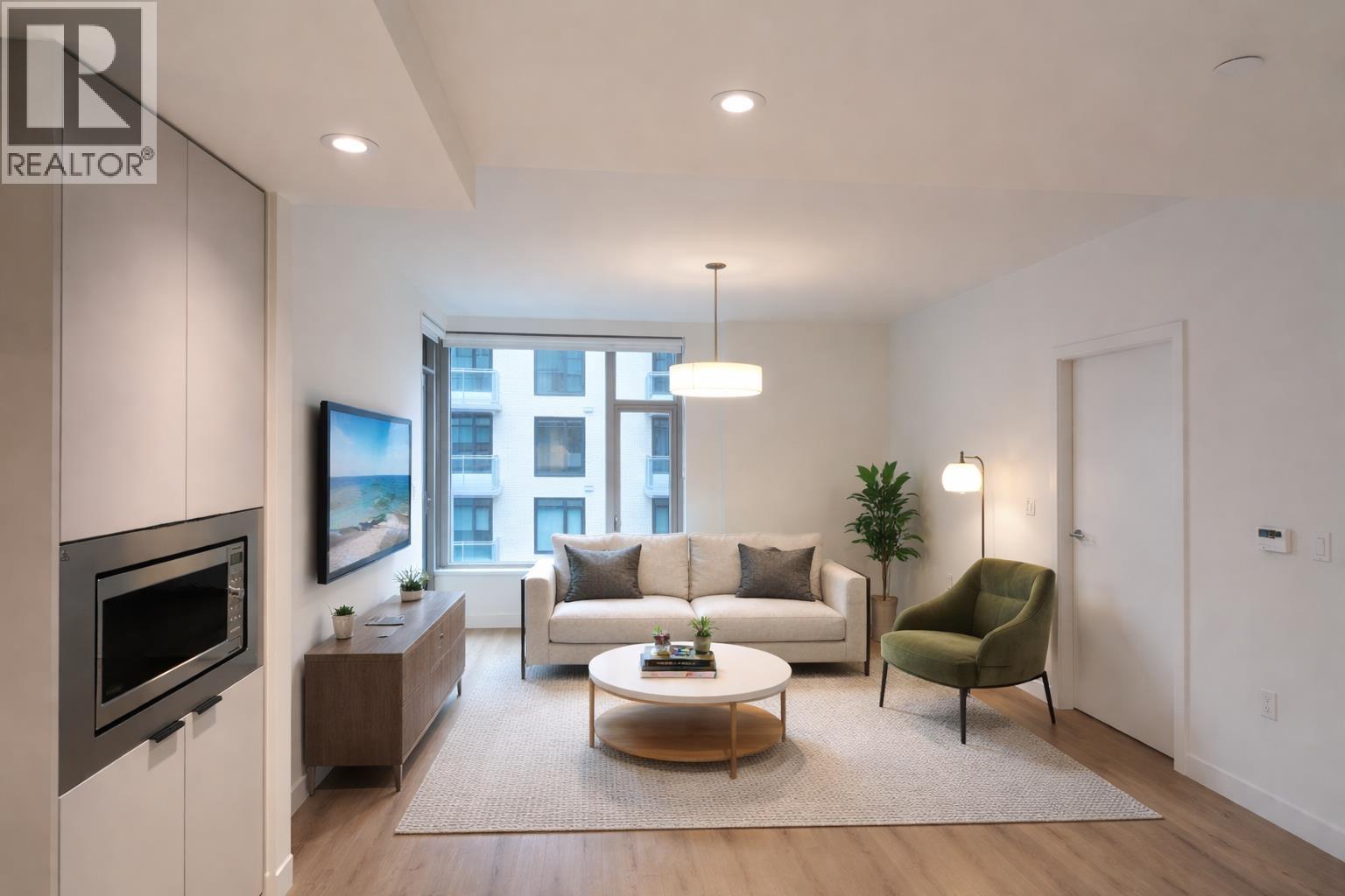 425 755 Harbourside Drive, North Vancouver, British Columbia  V7P 0G1 - Photo 2 - R3110565