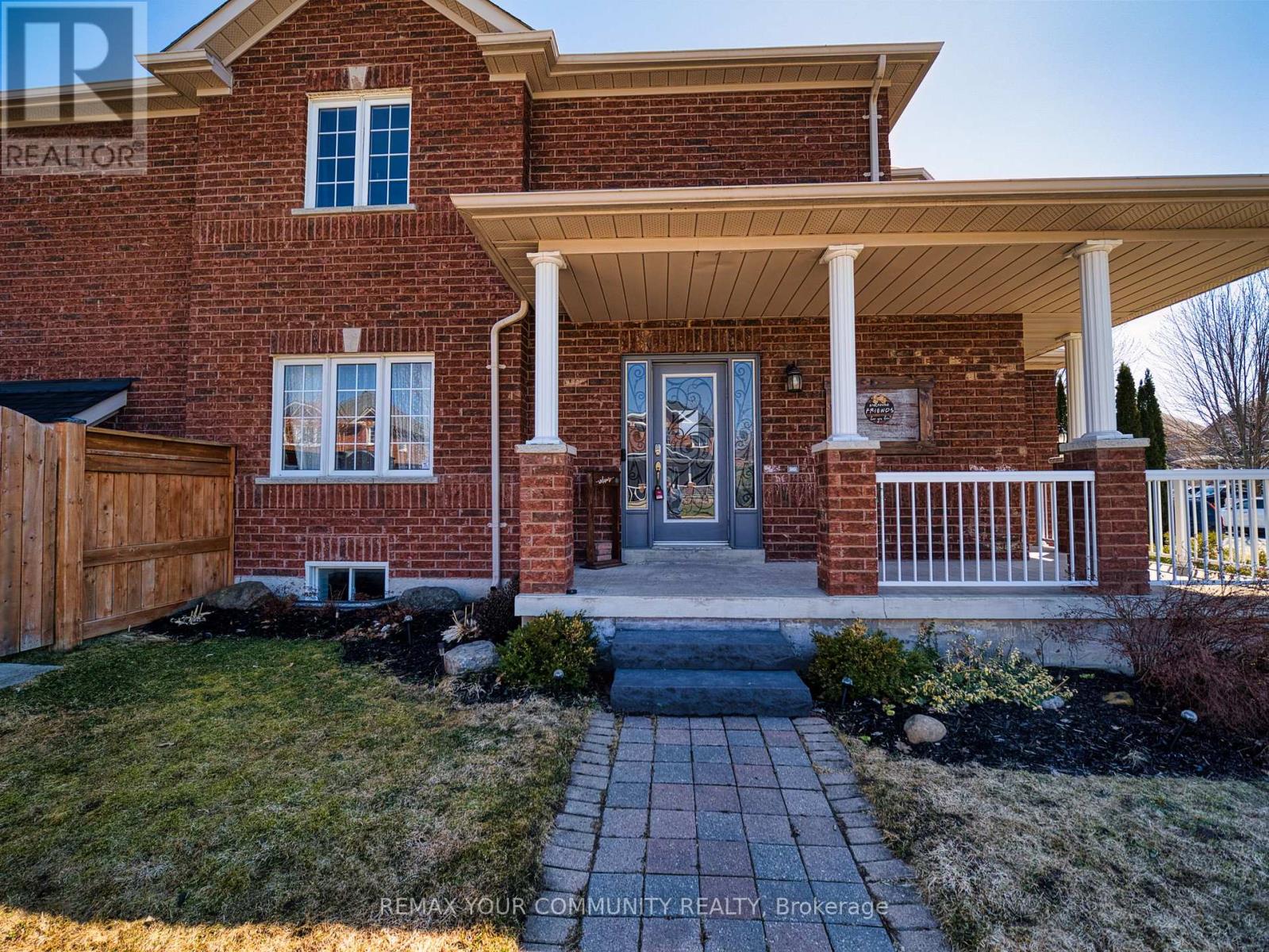 2 Laurelbank Crescent, Georgina, Ontario  L4P 4H6 - Photo 3 - N12913896