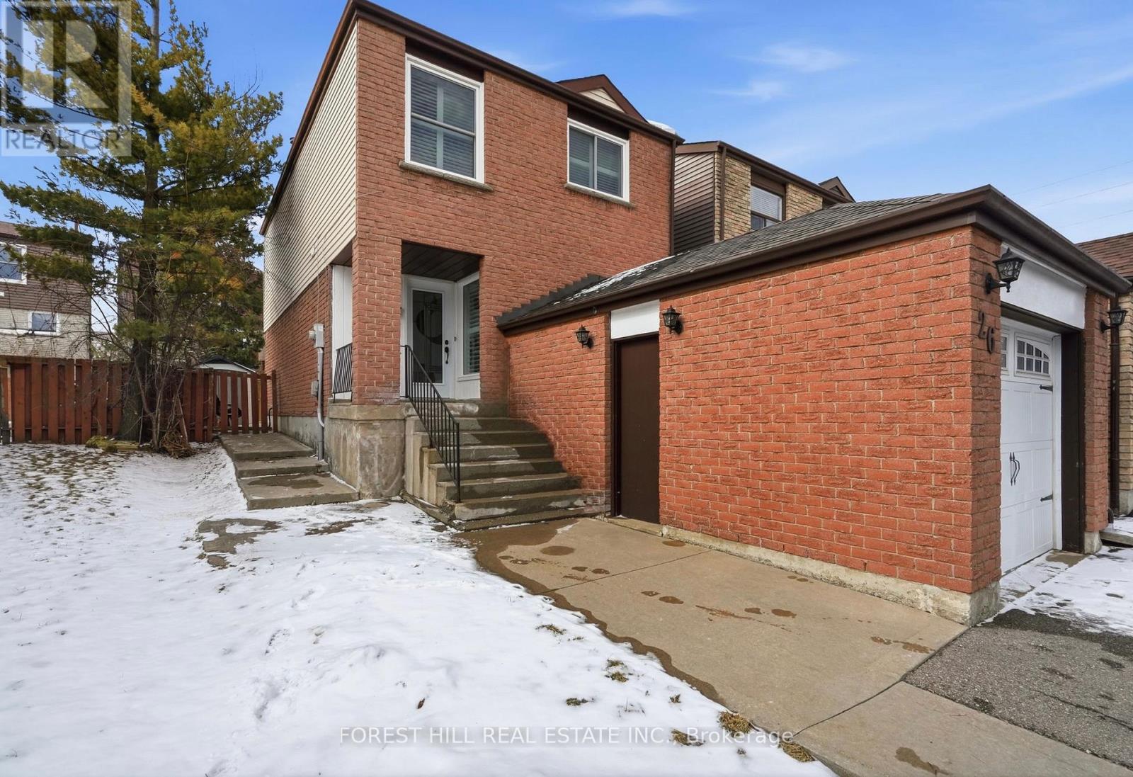 26 Laurel Valley Court, Vaughan, Ontario  L4K 2B3 - Photo 2 - N12976146