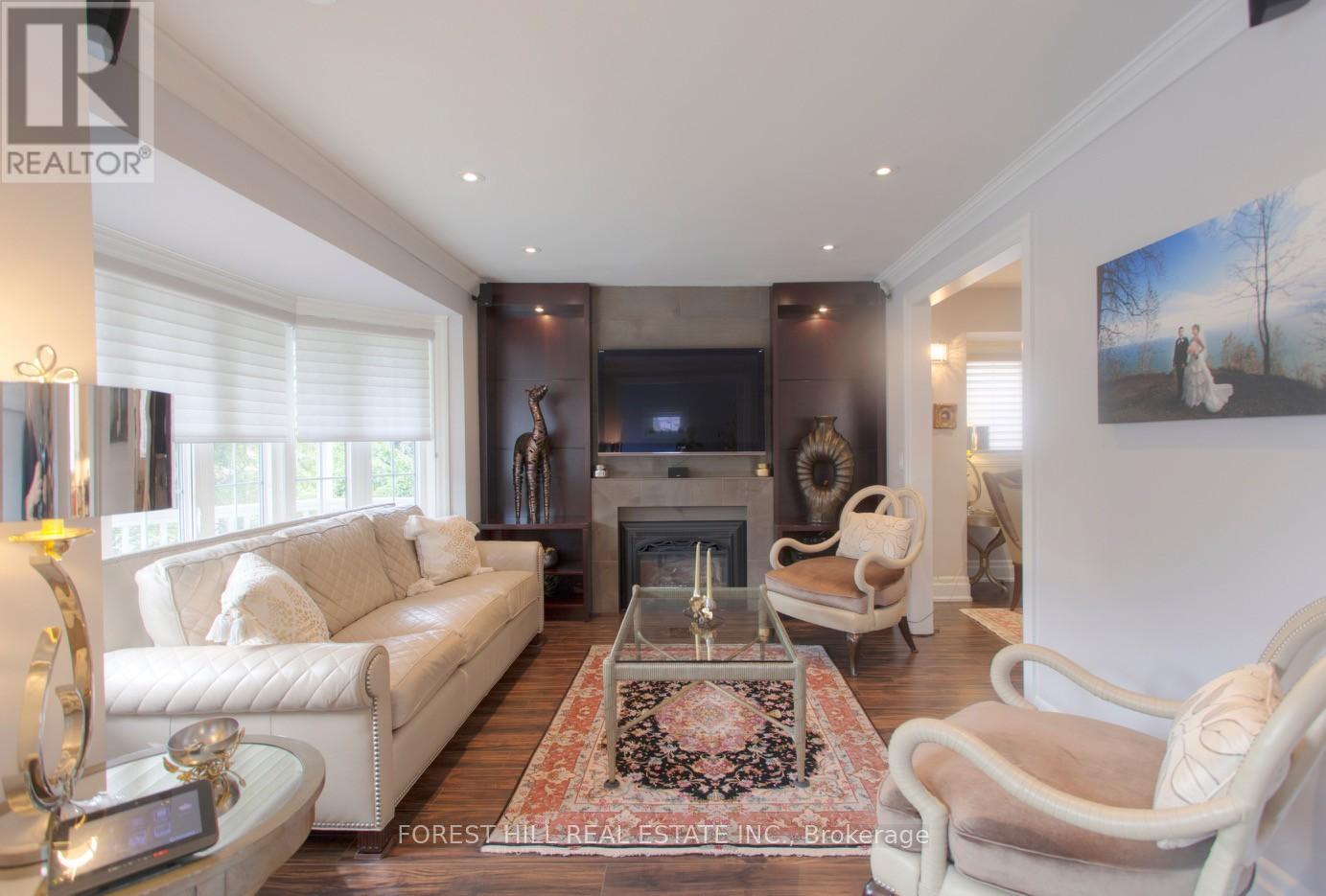 136 Hollywood Avenue, Toronto, Ontario M2N 3K3 - Photo 5 - C12970366