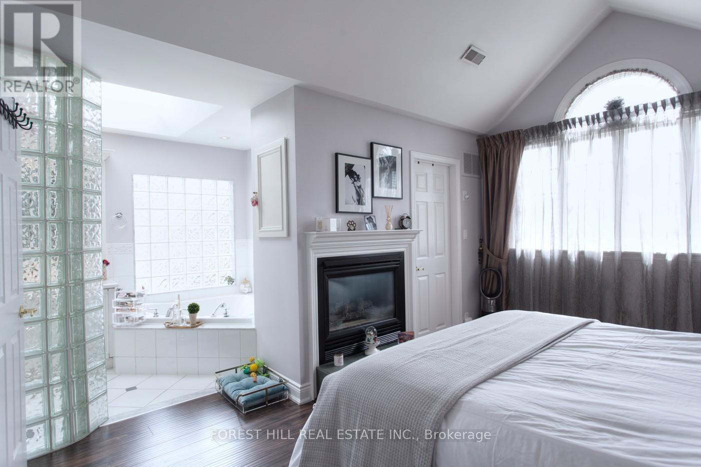 136 Hollywood Avenue, Toronto, Ontario M2N 3K3 - Photo 15 - C12970366