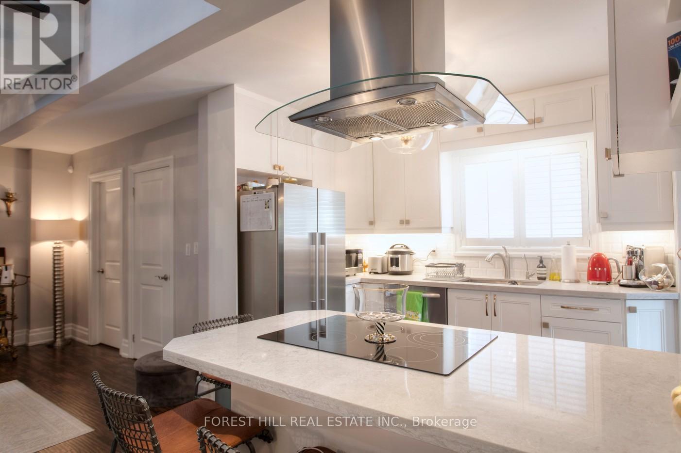 136 Hollywood Avenue, Toronto, Ontario M2N 3K3 - Photo 11 - C12970366