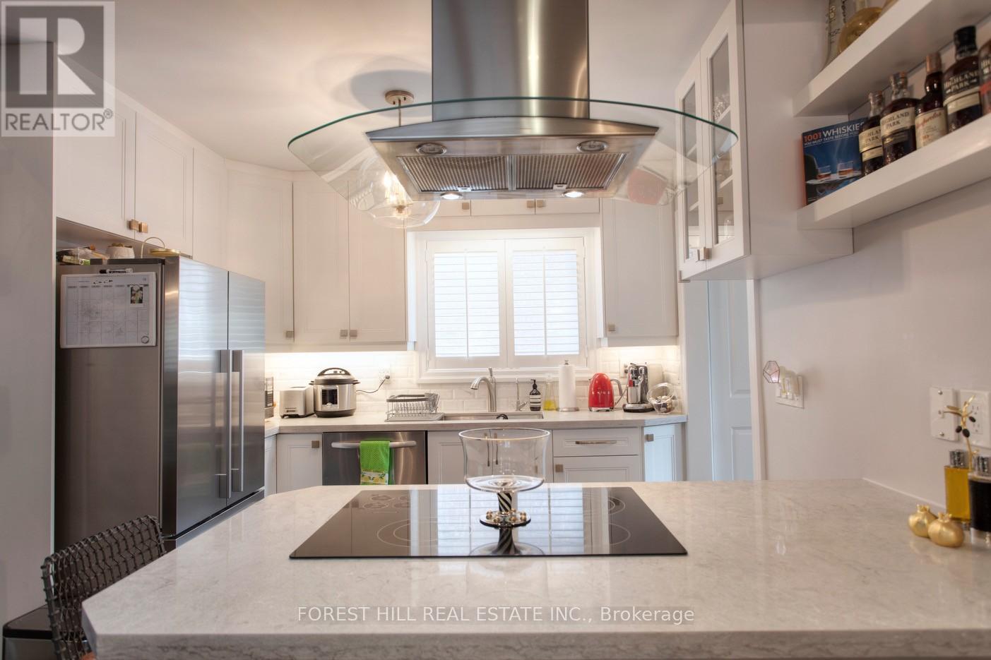 136 Hollywood Avenue, Toronto, Ontario M2N 3K3 - Photo 10 - C12970366