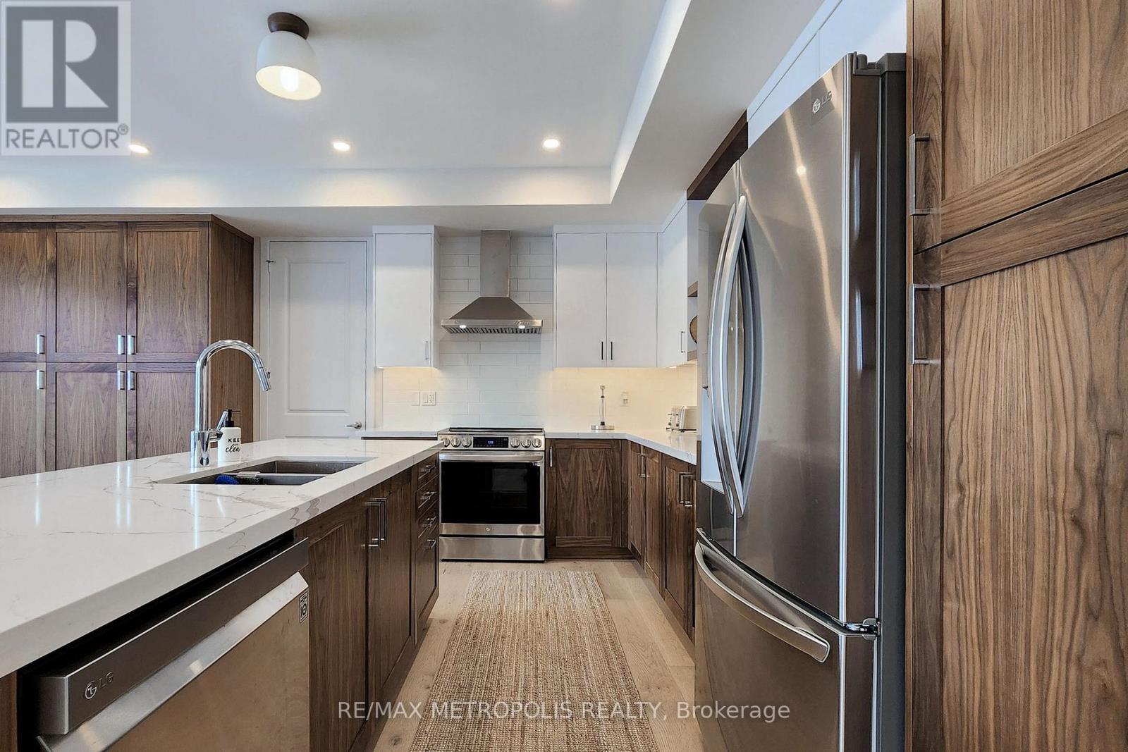 104 Stoneleigh Drive, Blue Mountains, Ontario  L9Y 0V1 - Photo 10 - X12992856