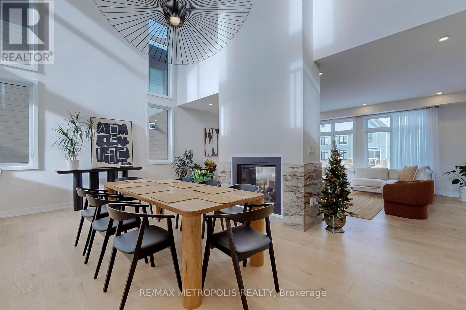 104 Stoneleigh Drive, Blue Mountains, Ontario  L9Y 0V1 - Photo 4 - X12992856