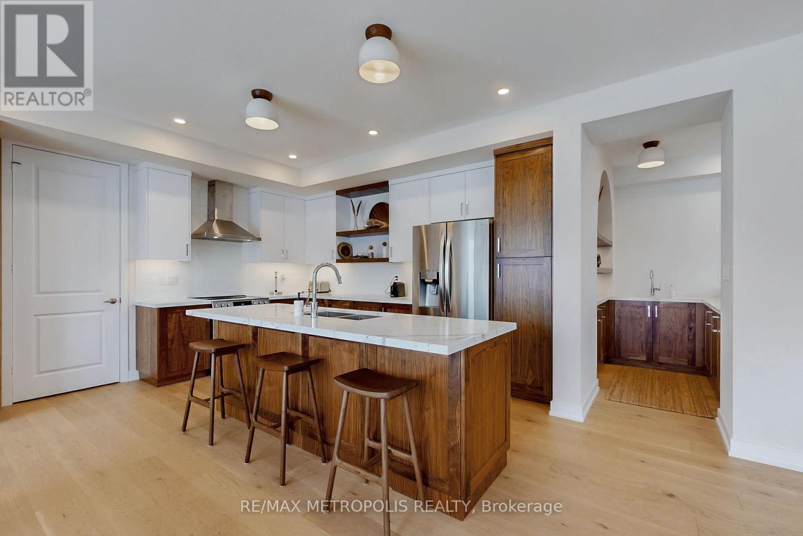 104 Stoneleigh Drive, Blue Mountains, Ontario  L9Y 0V1 - Photo 6 - X12992856