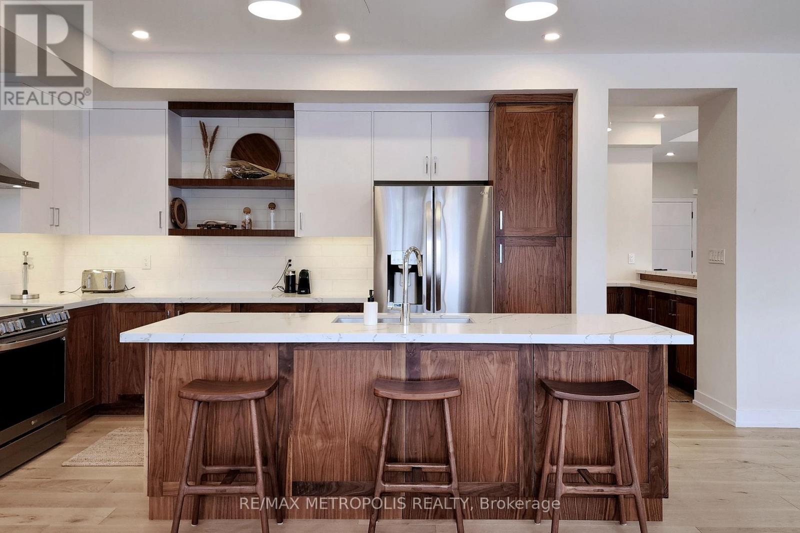 104 Stoneleigh Drive, Blue Mountains, Ontario  L9Y 0V1 - Photo 8 - X12992856