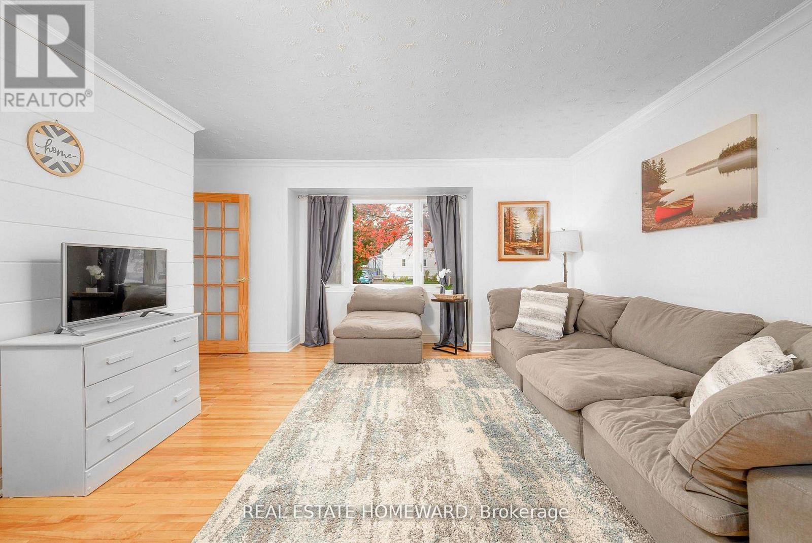 521 O'connell Road, Peterborough, Ontario  K9J 4E2 - Photo 3 - X12992894