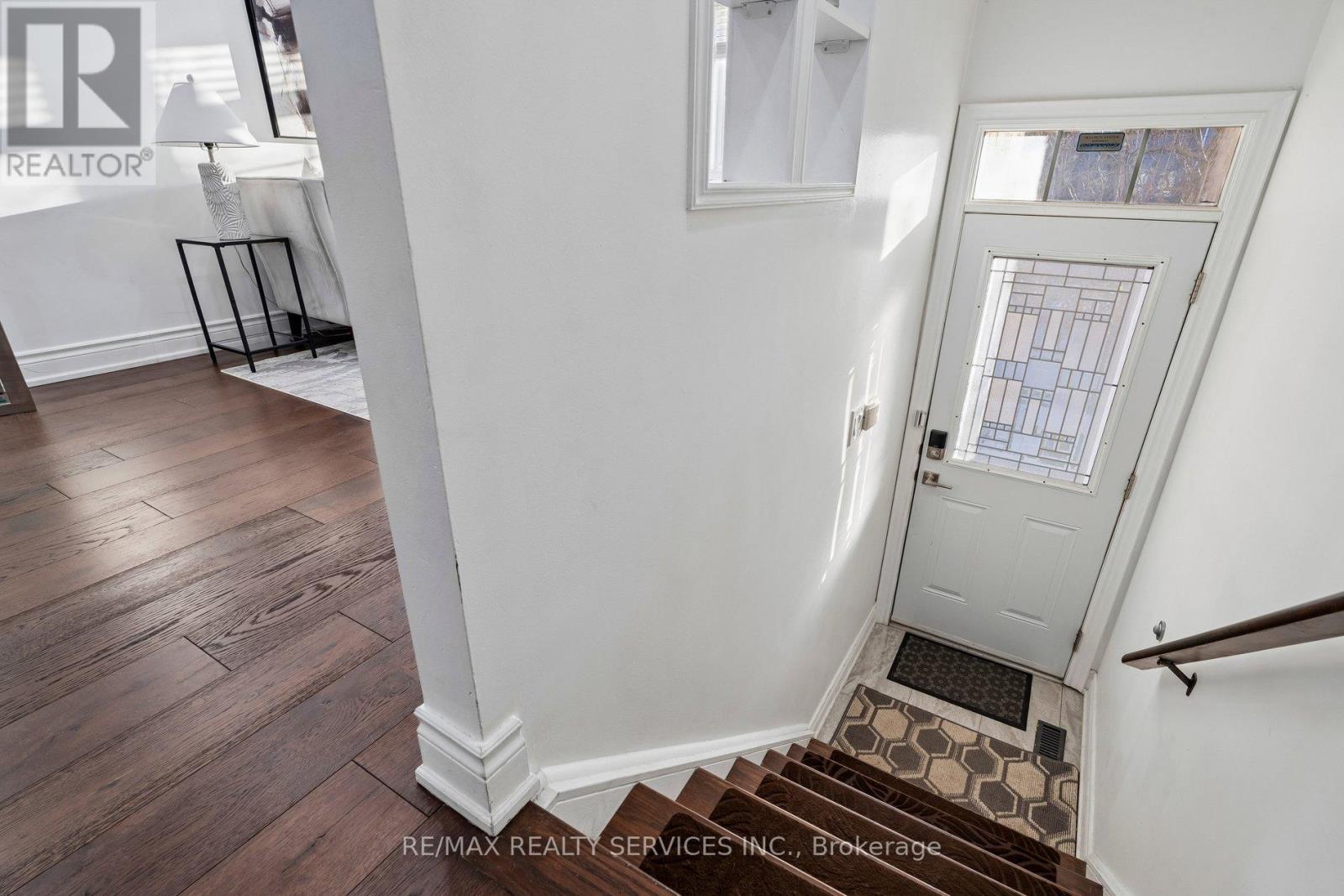 131 Charlton Settlement Avenue, Toronto, Ontario  M6M 5L5 - Photo 3 - W12992286