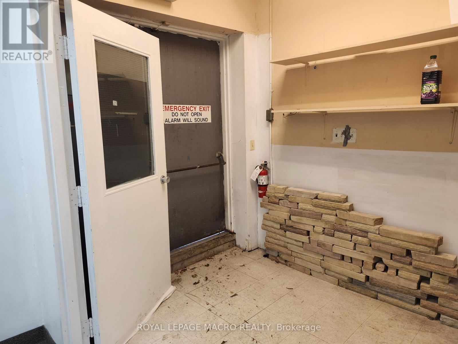 1443 Main Street E, Hamilton, Ontario  L8K 1C4 - Photo 13 - X12542196