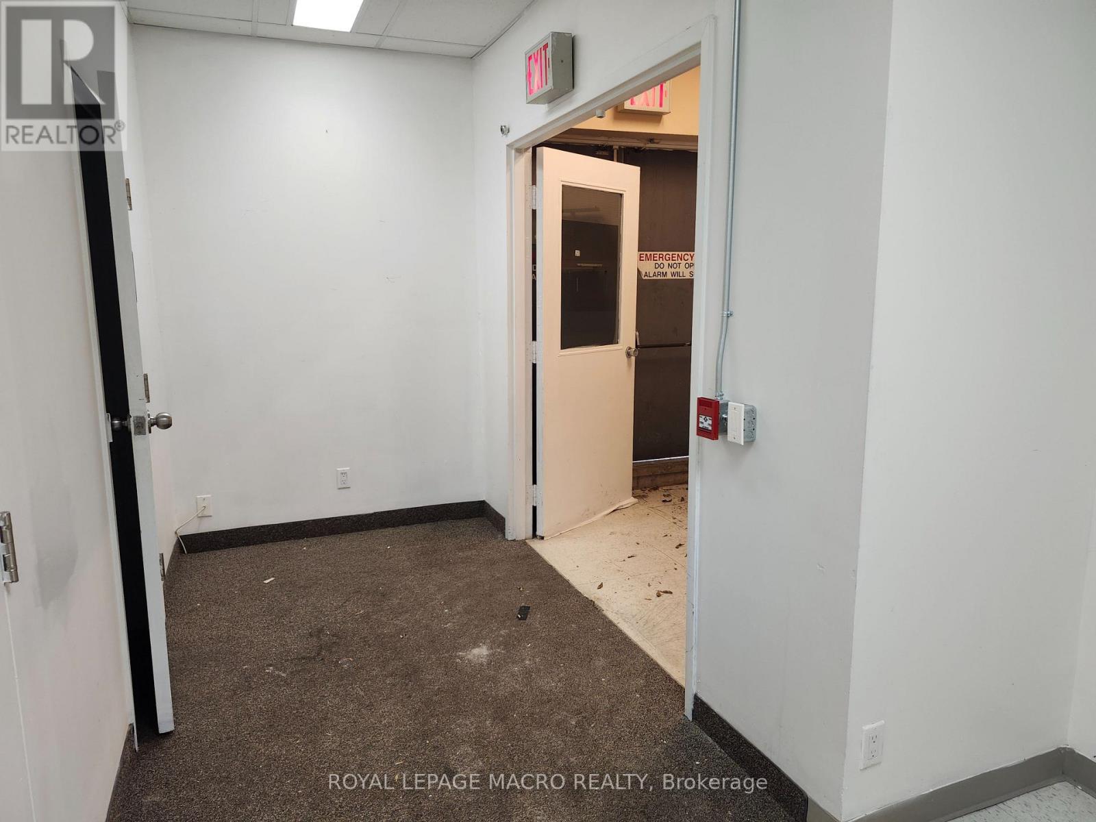 1443 Main Street E, Hamilton, Ontario  L8K 1C4 - Photo 12 - X12542196