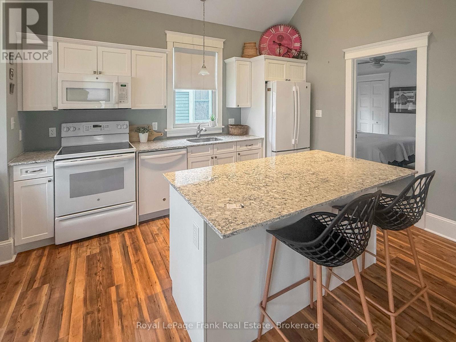 222 - 17 Hollow Lane, Prince Edward County, Ontario  K0K 1P0 - Photo 7 - X12899518