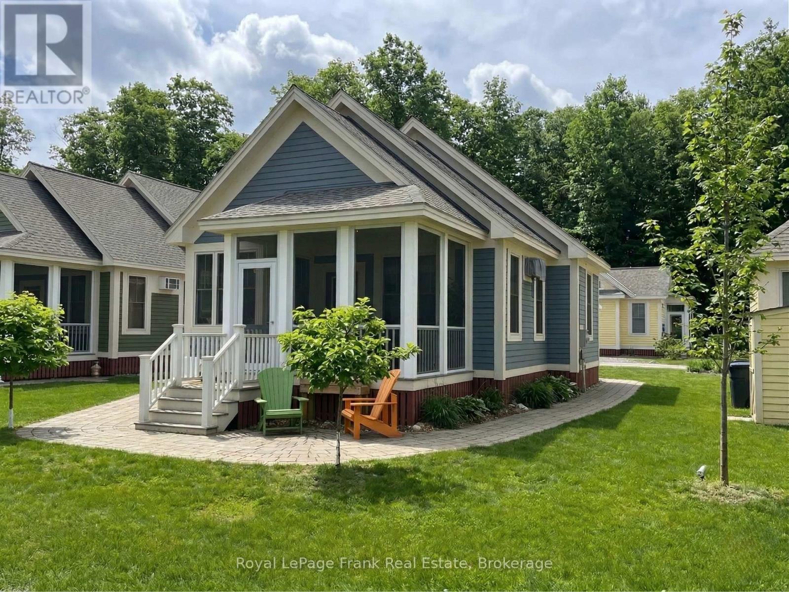 222 - 17 Hollow Lane, Prince Edward County, Ontario  K0K 1P0 - Photo 2 - X12899518