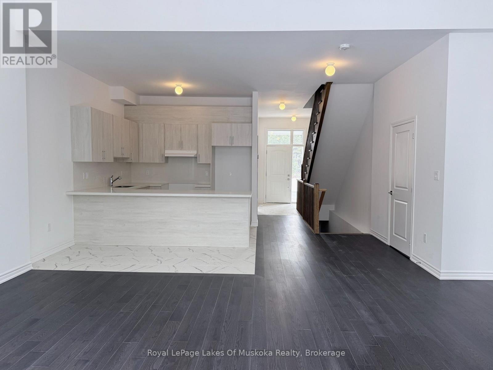 16 Turnberry Court, Bracebridge, Ontario  P1L 0N5 - Photo 2 - X12992944