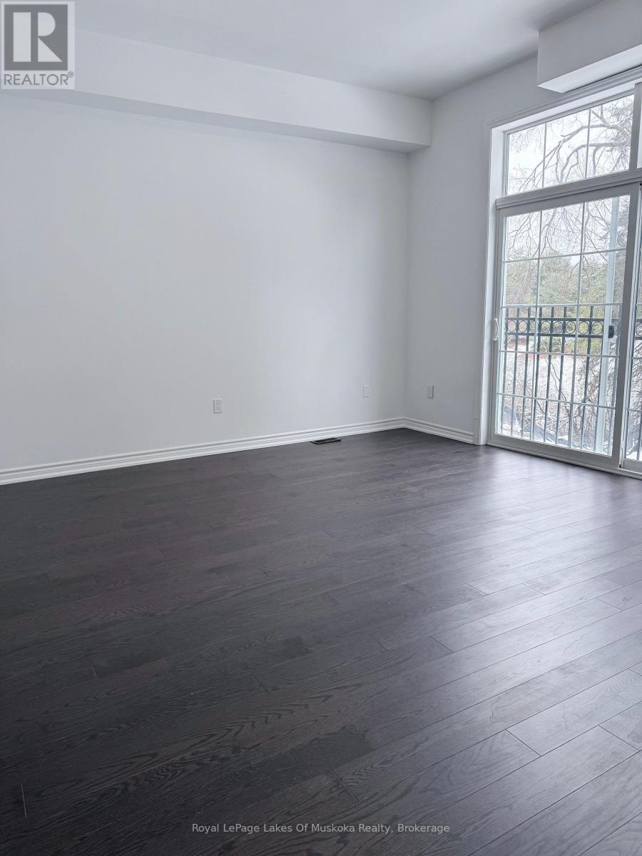 16 Turnberry Court, Bracebridge, Ontario  P1L 0N5 - Photo 4 - X12992944