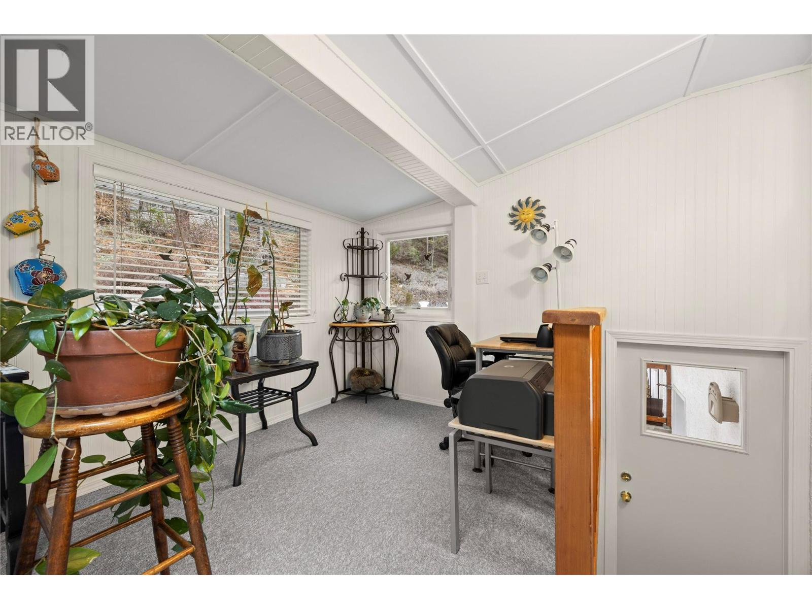 5882 Victoria Street, Peachland, British Columbia  V0X 1X4 - Photo 15 - 10383241