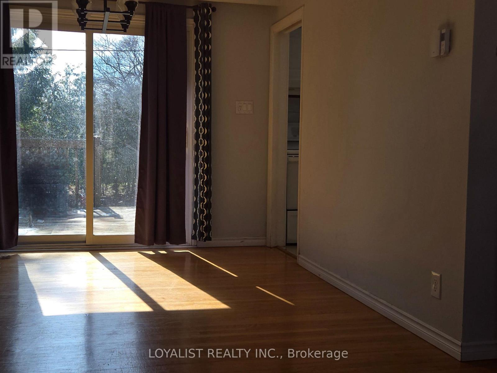 220 Parrott Drive, Belleville, Ontario  K8N 4N9 - Photo 5 - X12992916