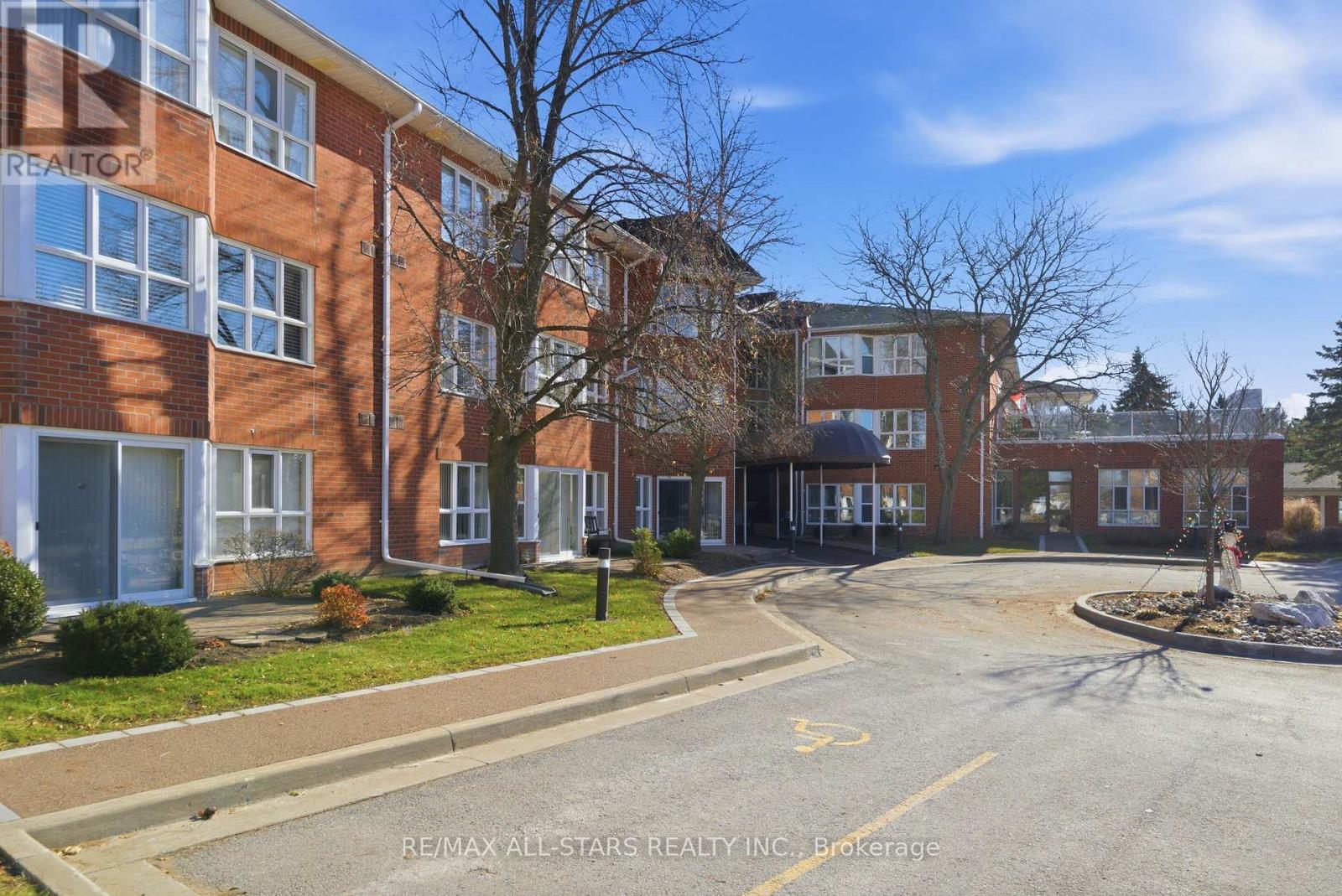 312 - 4 Heritage Way, Kawartha Lakes, Ontario  K9V 5Z2 - Photo 3 - X12993098