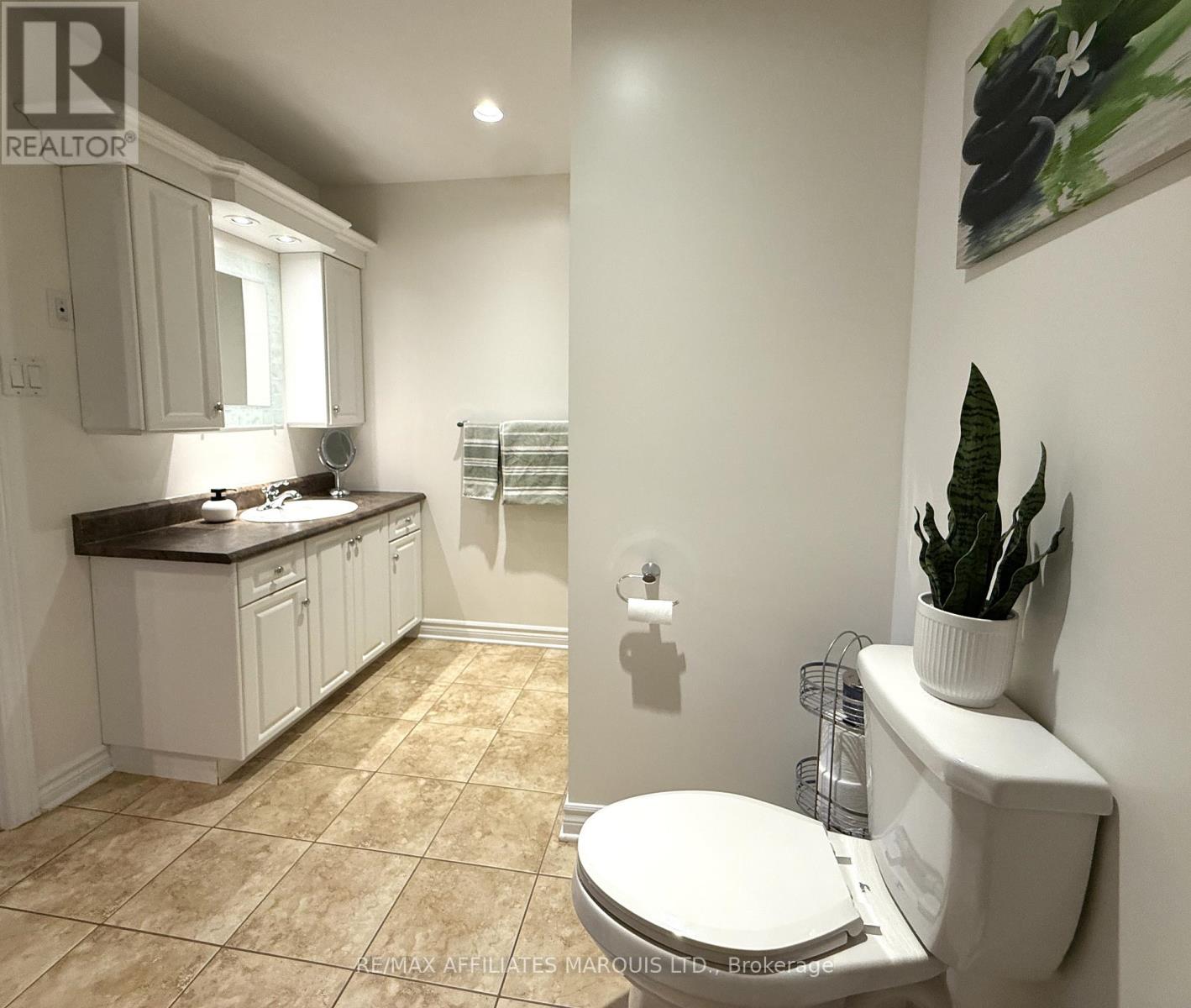 1313 Arba Court, Cornwall, Ontario K6H 0A9 - Photo 14 - X12993036