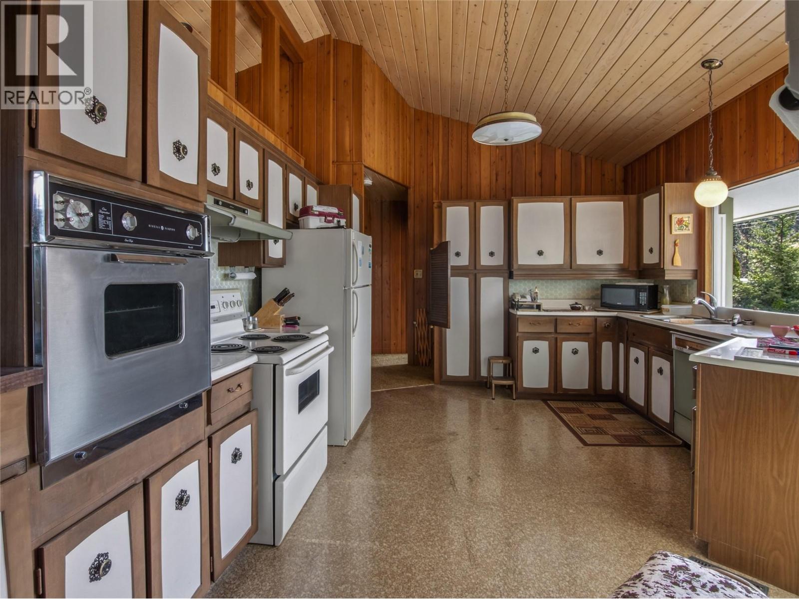 2110 Naramata Road, Naramata, British Columbia  V0H 1N1 - Photo 8 - 10382698