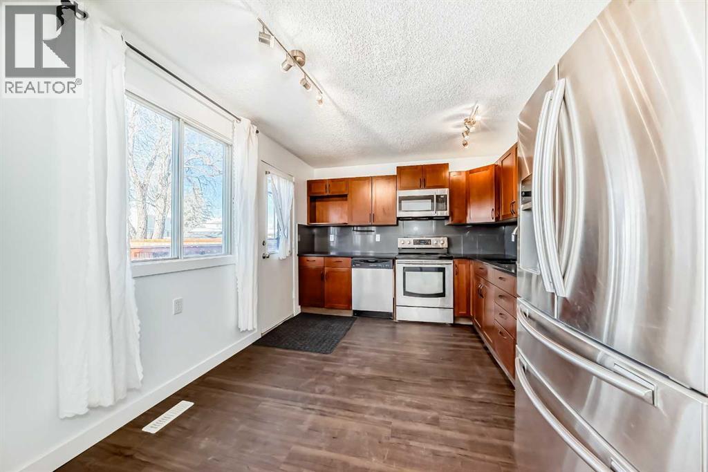 60 Erin Mount Crescent SE, Calgary, Alberta  T2B 2S3 - Photo 10 - A2297986