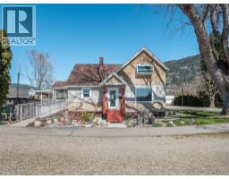 701 4th Street, Castlegar, British Columbia