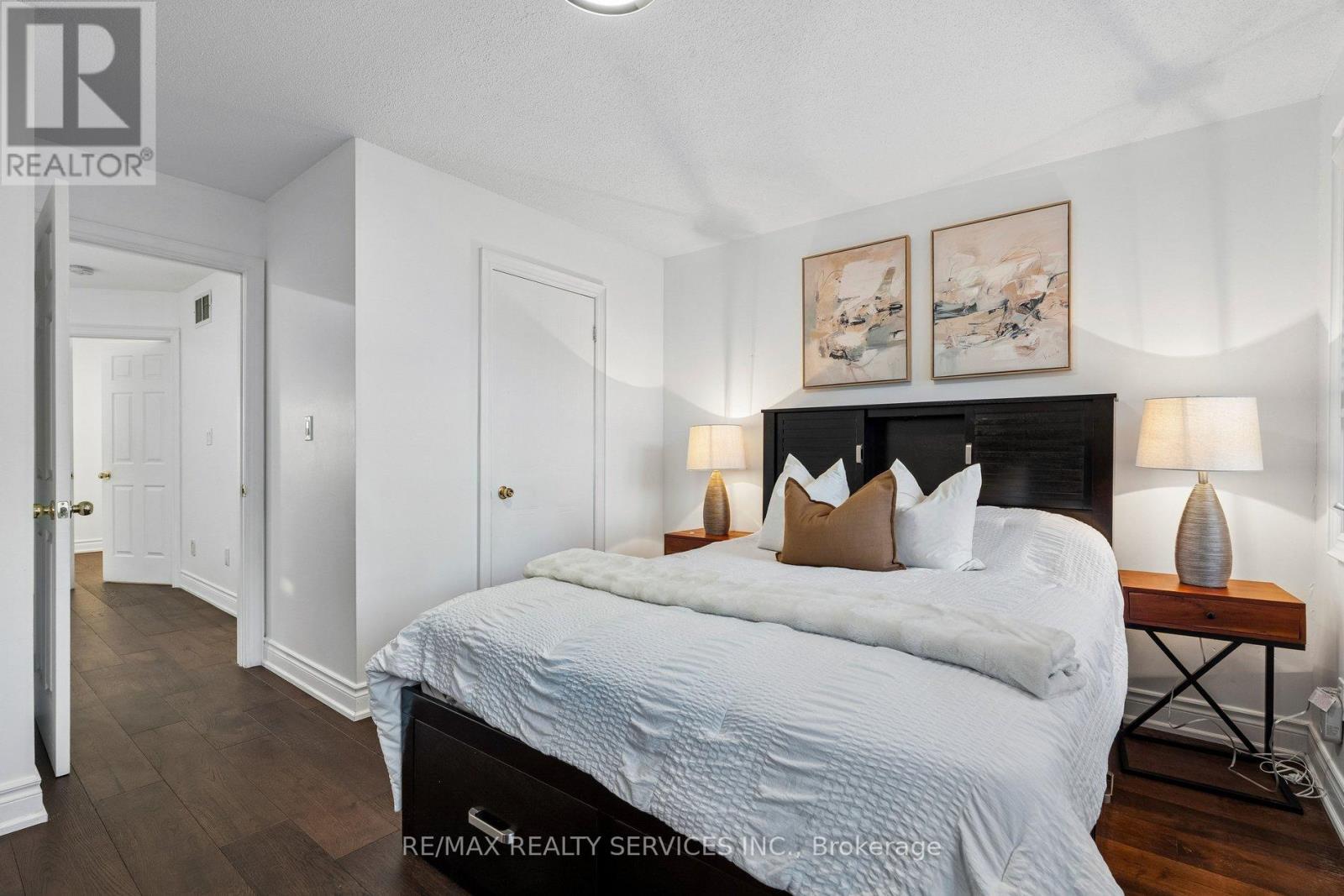 131 Charlton Settlement Avenue, Toronto, Ontario  M6M 5L5 - Photo 21 - W12992286