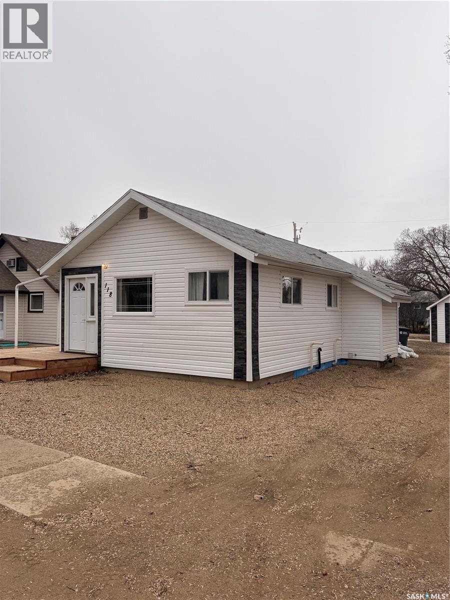 118 2nd Street E, Lafleche, Saskatchewan  S0H 2K0 - Photo 2 - SK032808