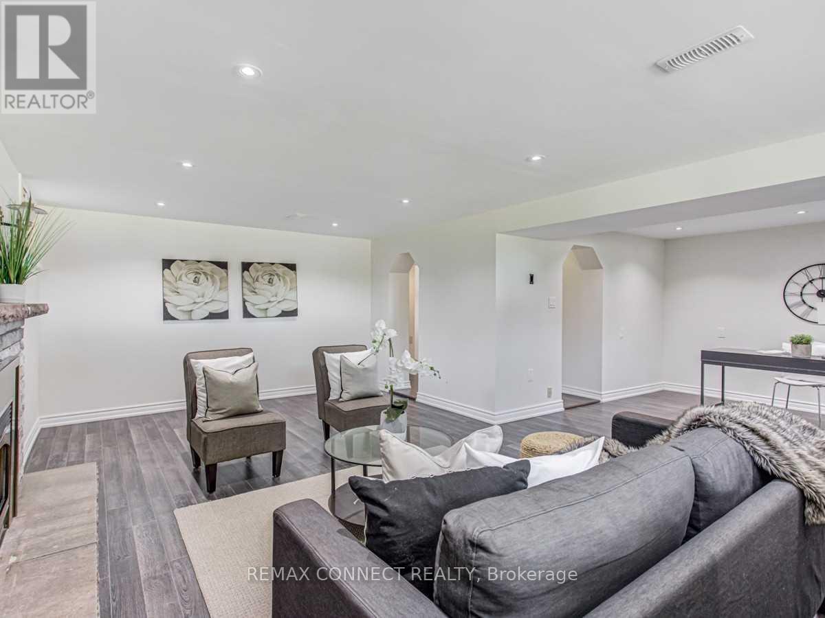 107 Sweeney Drive, Toronto, Ontario  M4A 1T8 - Photo 15 - C12992928