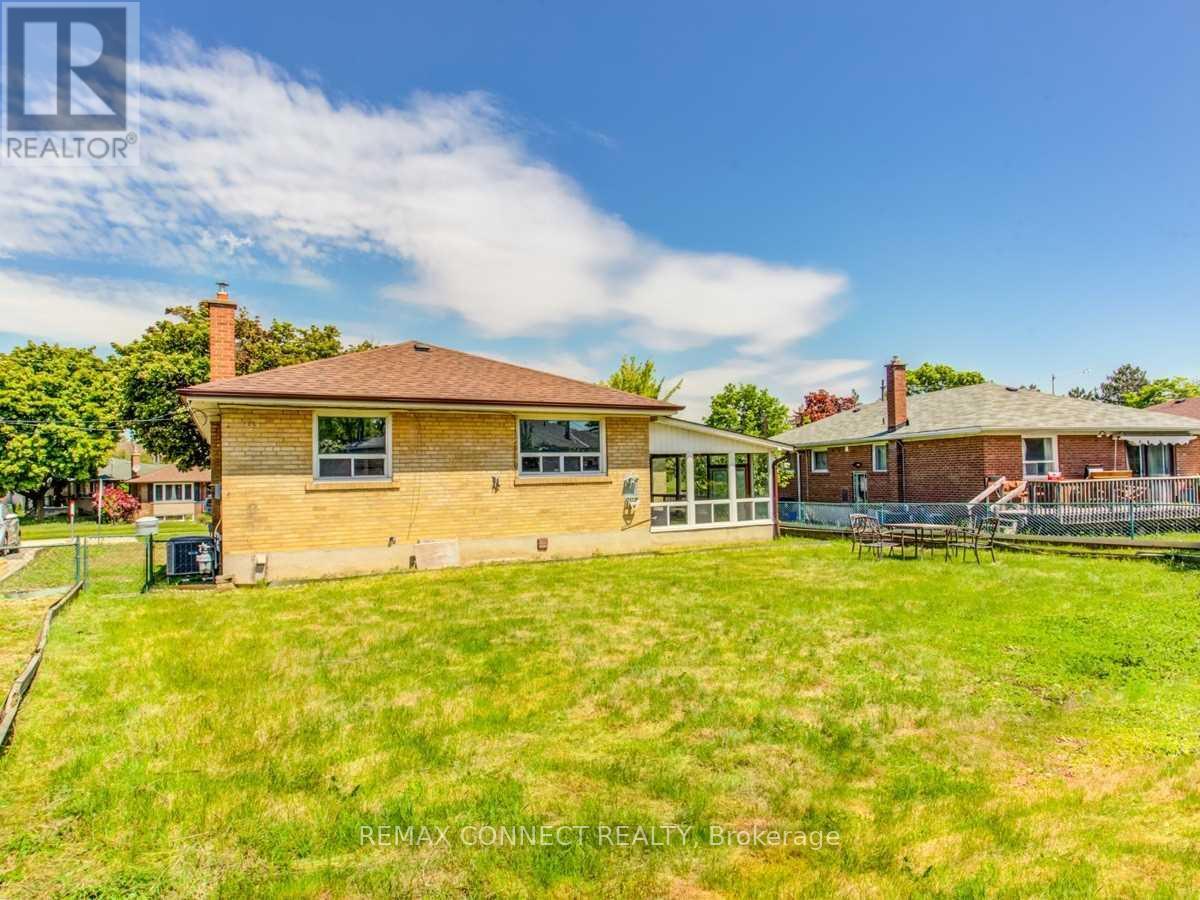 107 Sweeney Drive, Toronto, Ontario  M4A 1T8 - Photo 19 - C12992928