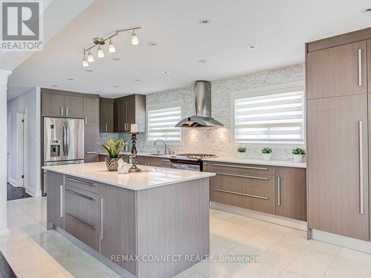 107 Sweeney Drive, Toronto, Ontario  M4A 1T8 - Photo 4 - C12992928